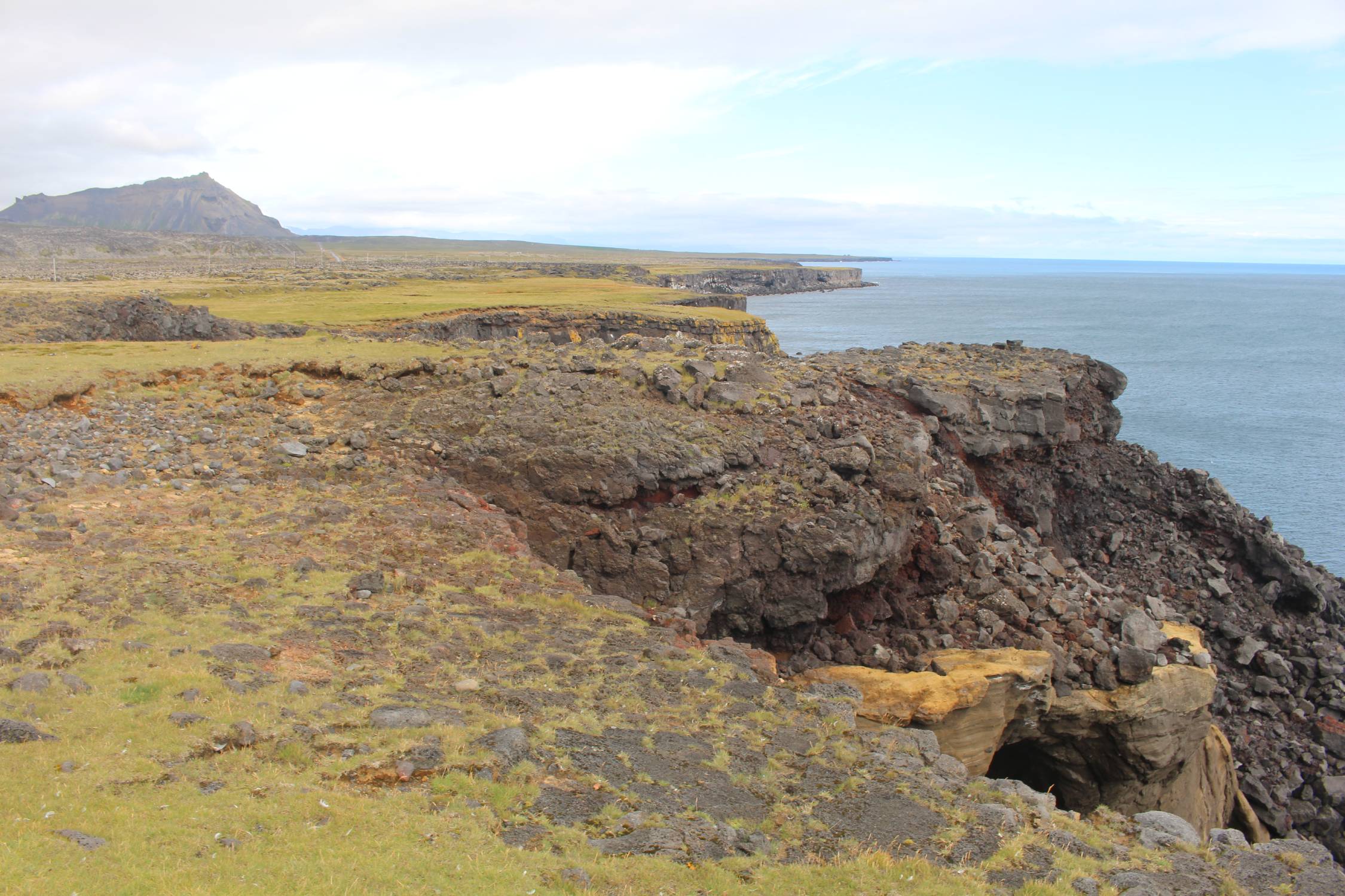 Islande, Lóndragar, falaises