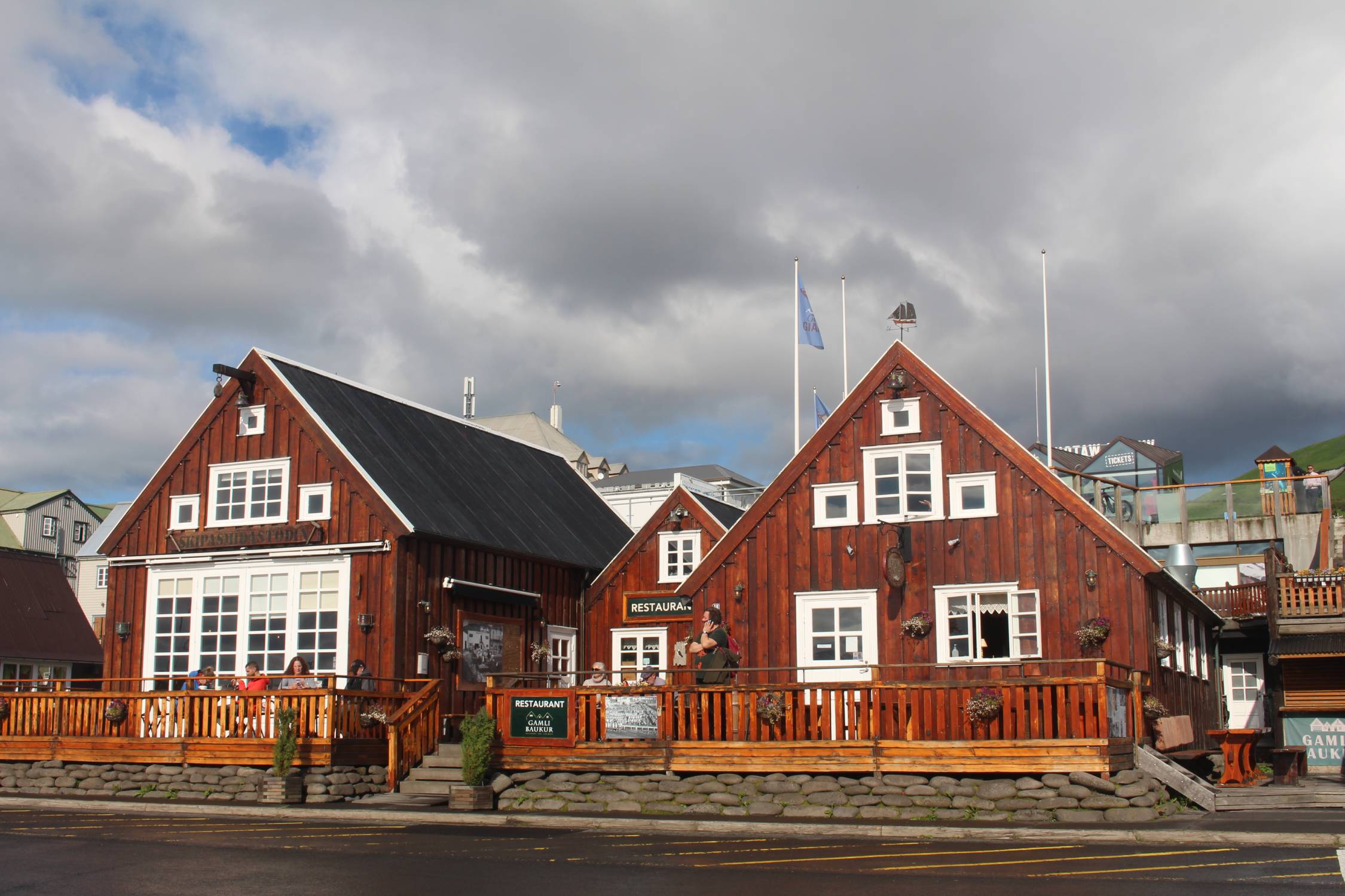 Islande, Húsavík, maisons en bois