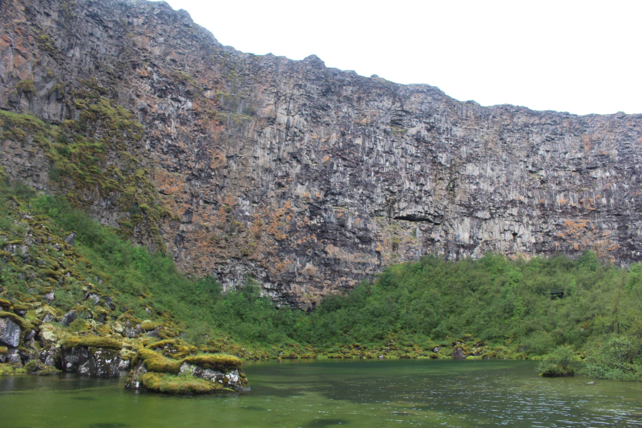 Islande, canyon d'Asbyrgi, rivière