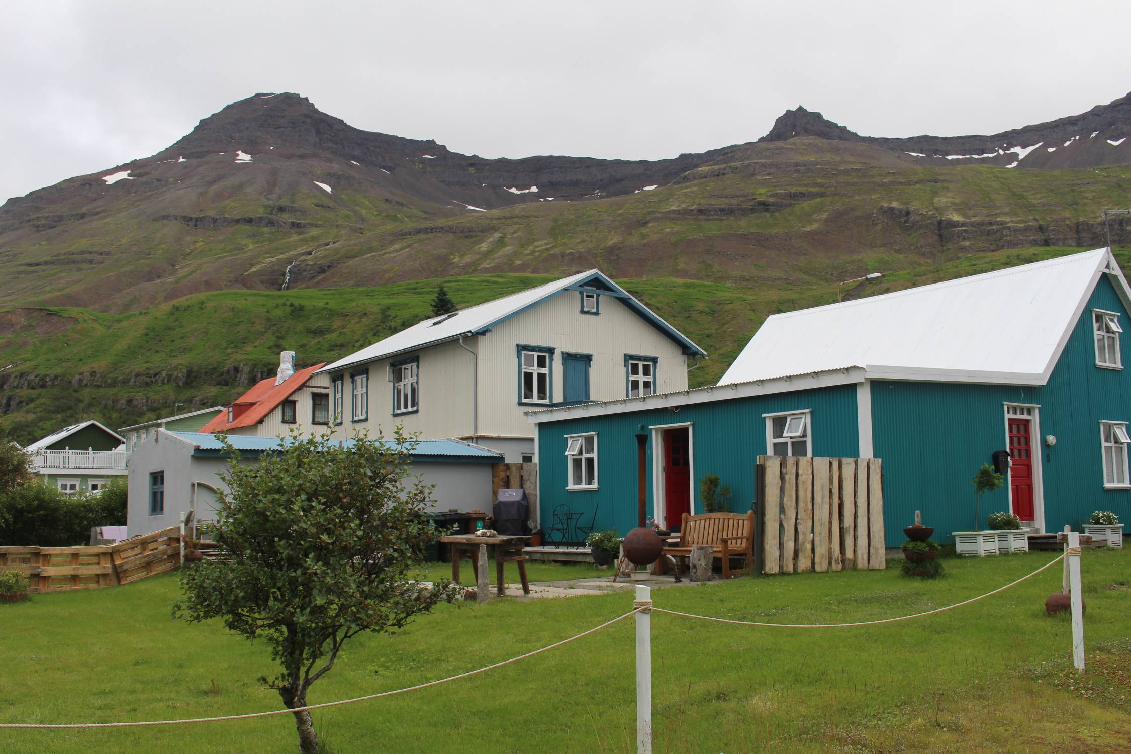 Islande, Seydisfjördur, maisons colorées