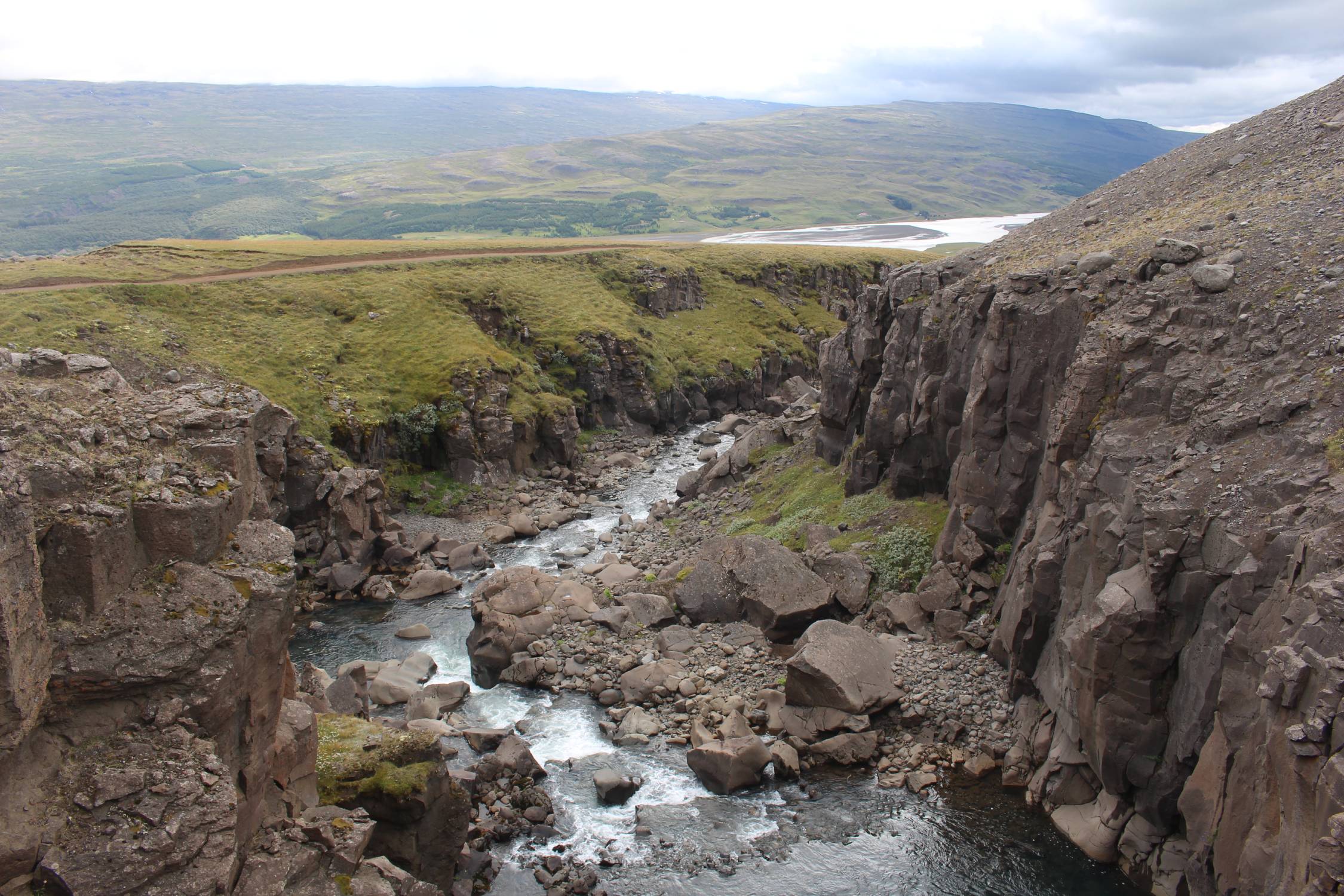 Islande, Hangifoss, paysage