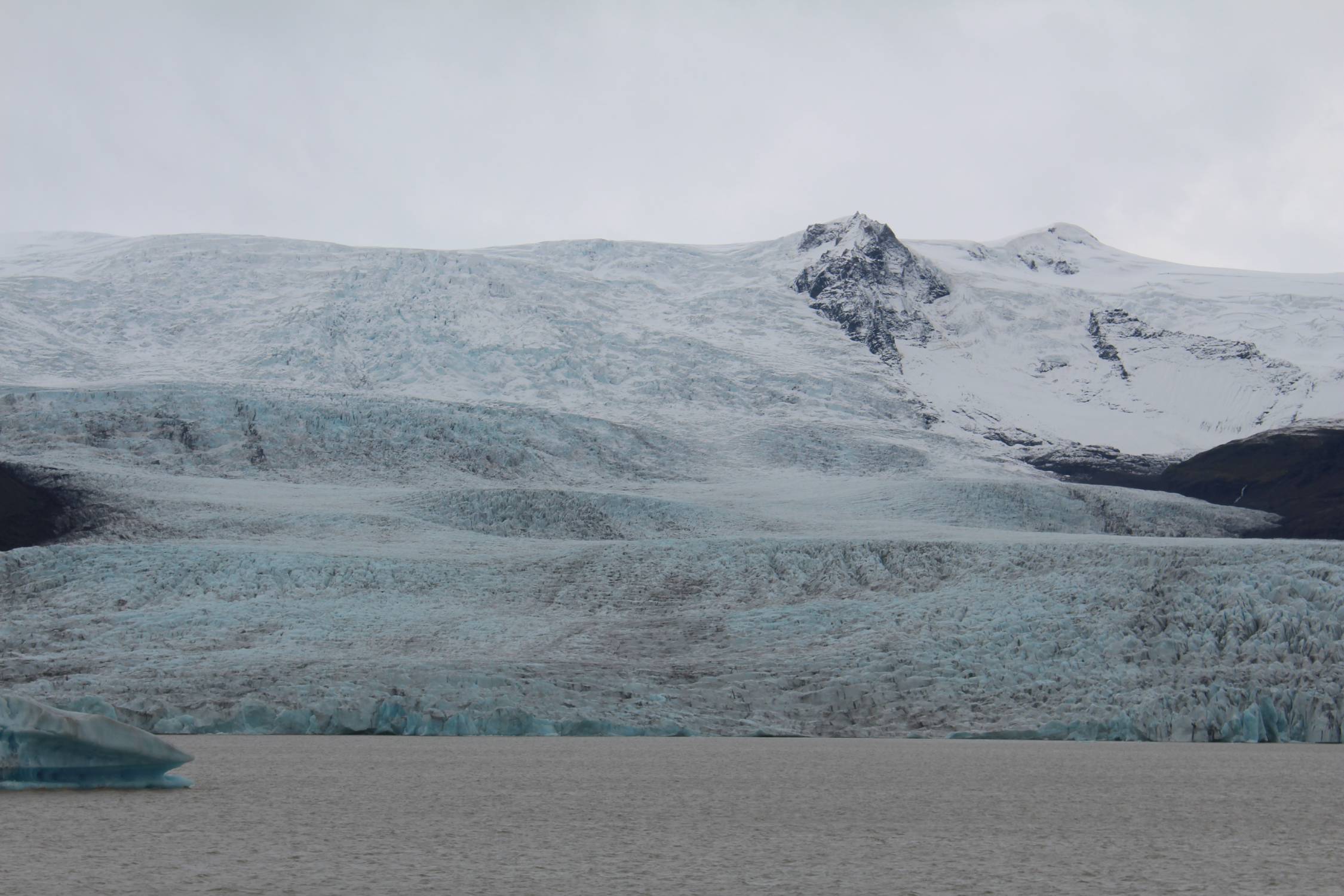 Islande, lac de Fjallsárlón, glacier