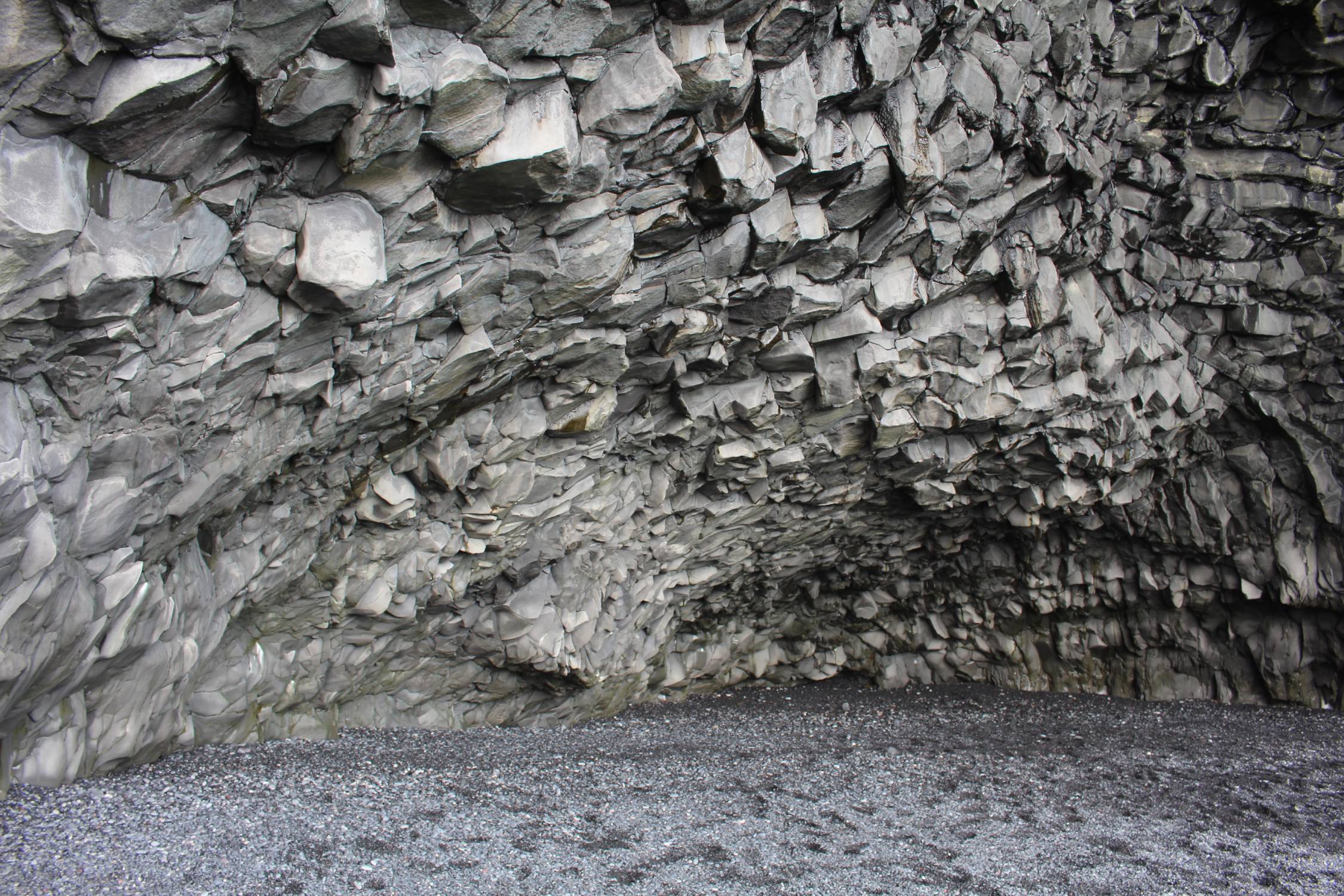 Islande, Vik, orgues de basalte, grotte