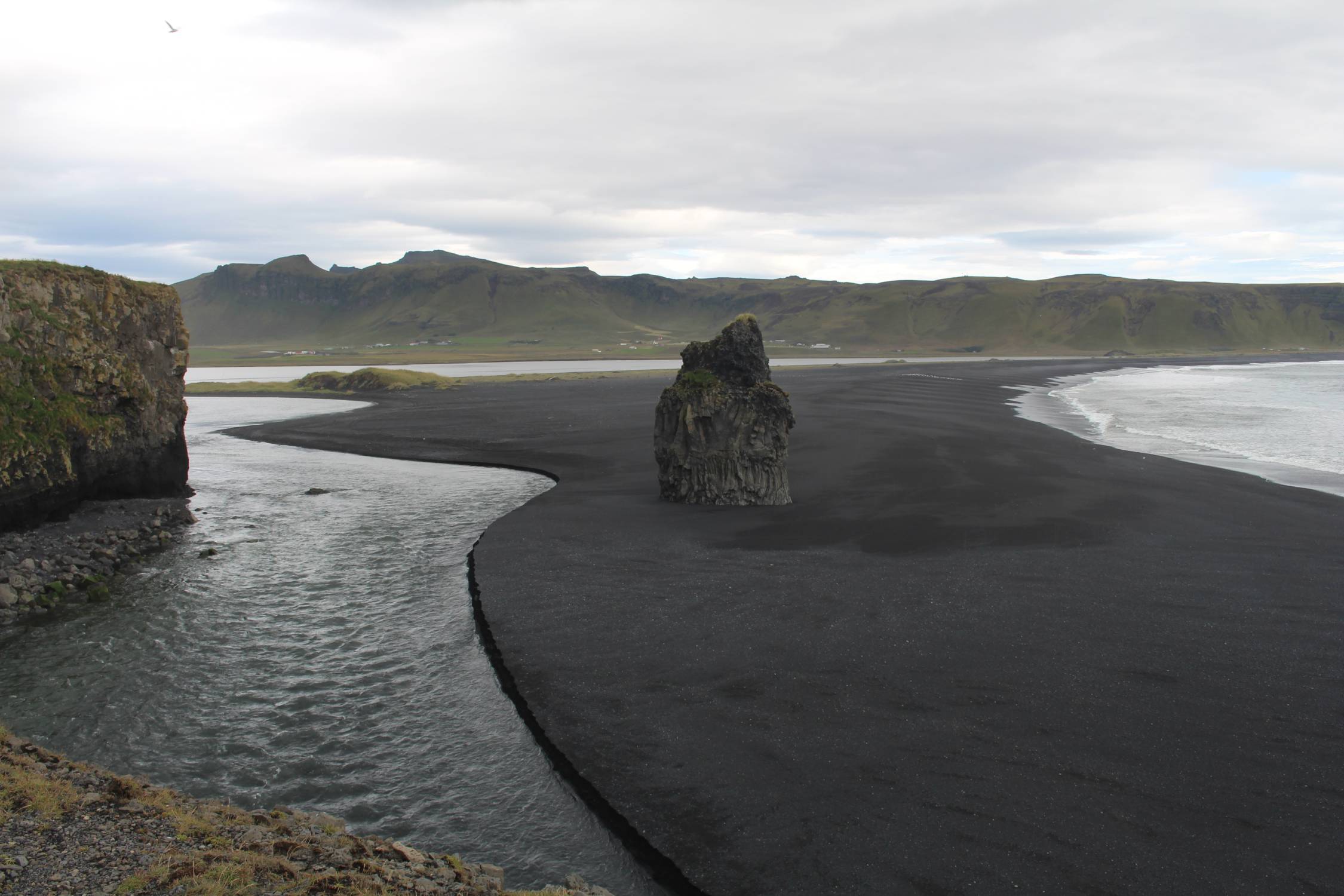 Islande, Dyrhólaey, sable noir