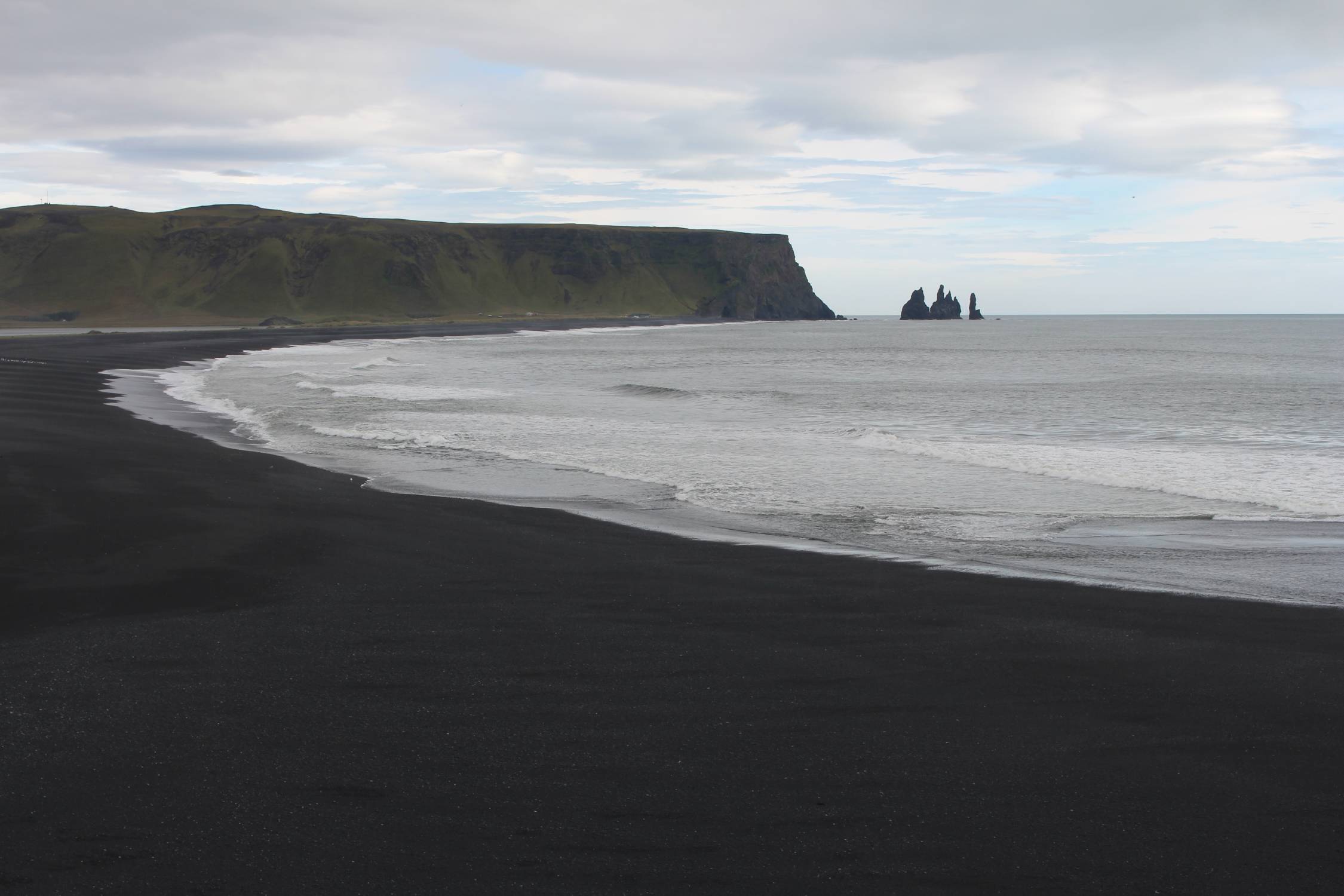 Islande, Dyrhólaey, sable noir, paysage