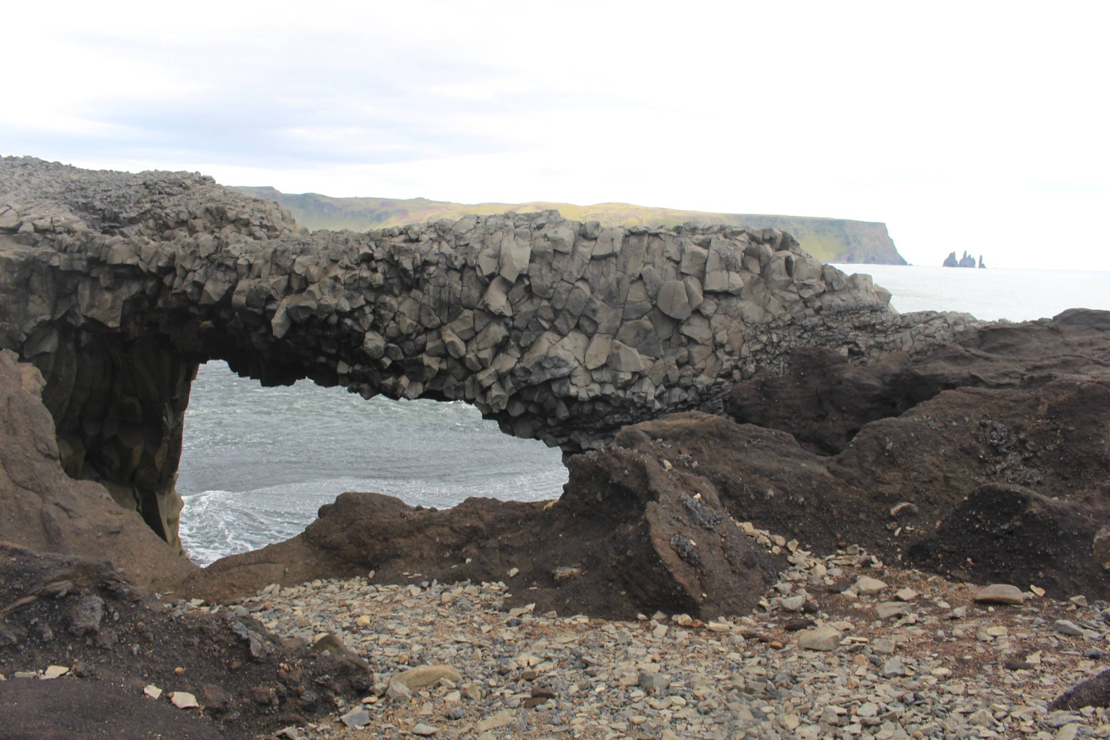 Islande, Dyrhólaey, orgues de basalte