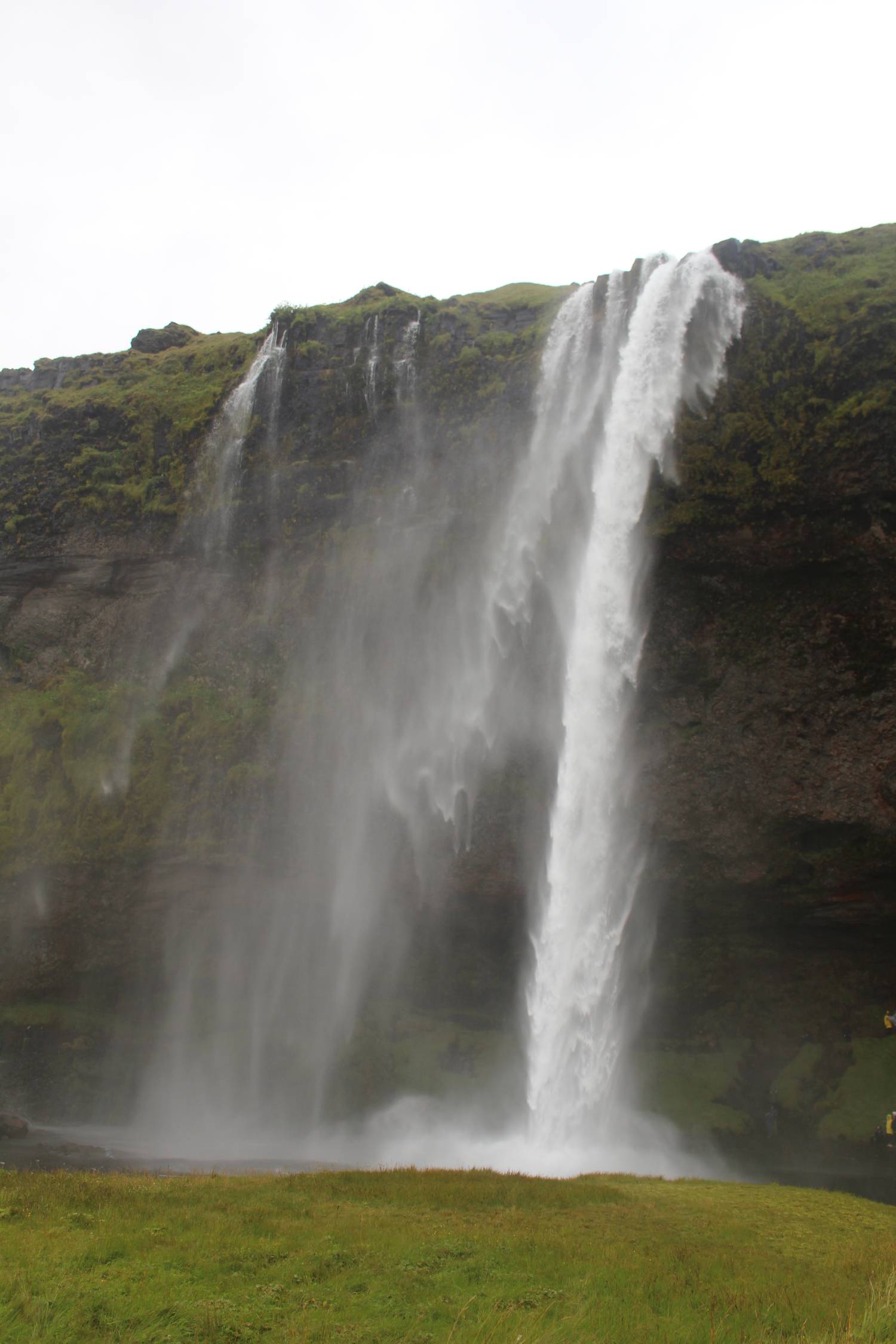 Islande, chutes de Seljalandsfoss