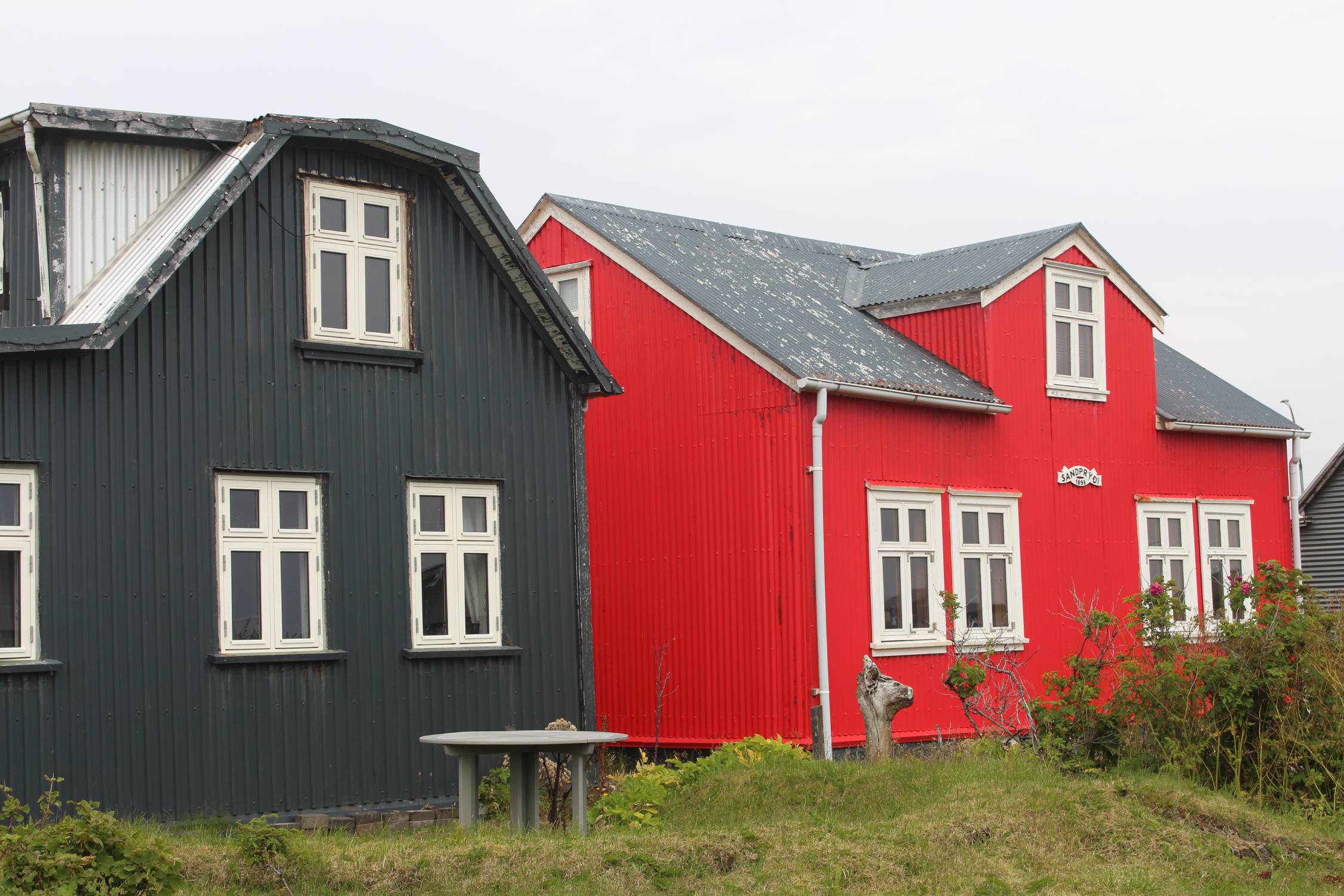 Islande, Stokkseyri, maisons colorées