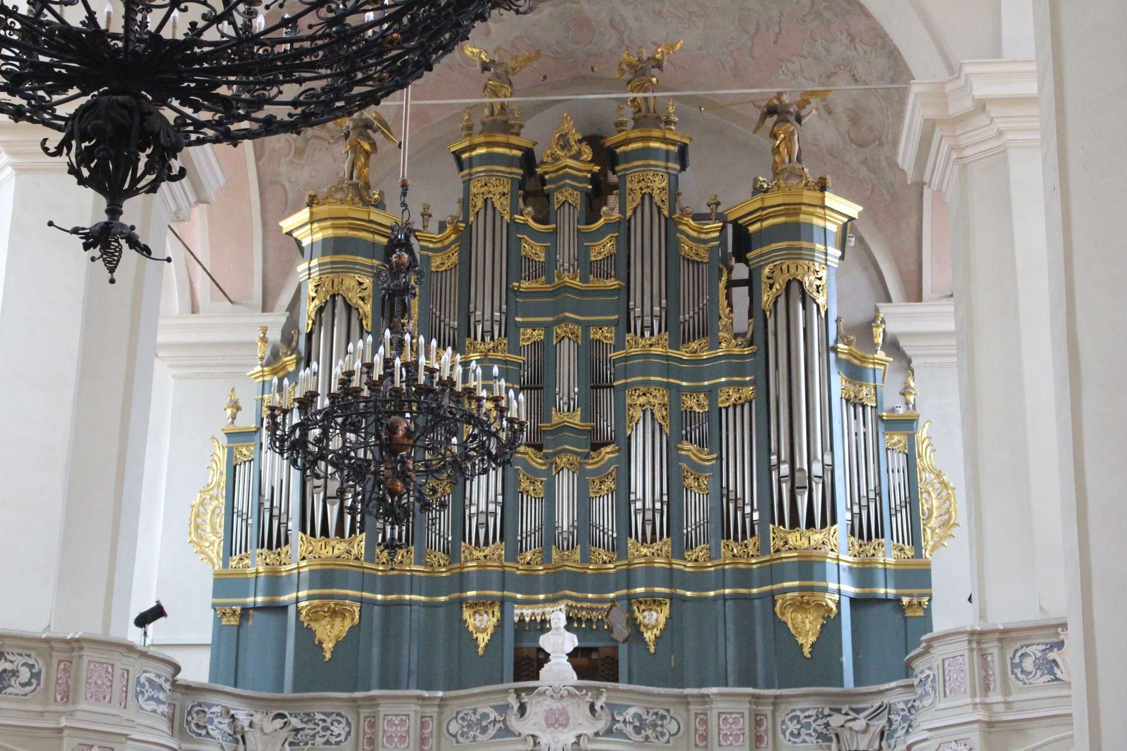 Vilnius, église Saint-Jean-Baptiste-et-Saint-Jean-l'Evangeliste, orgue