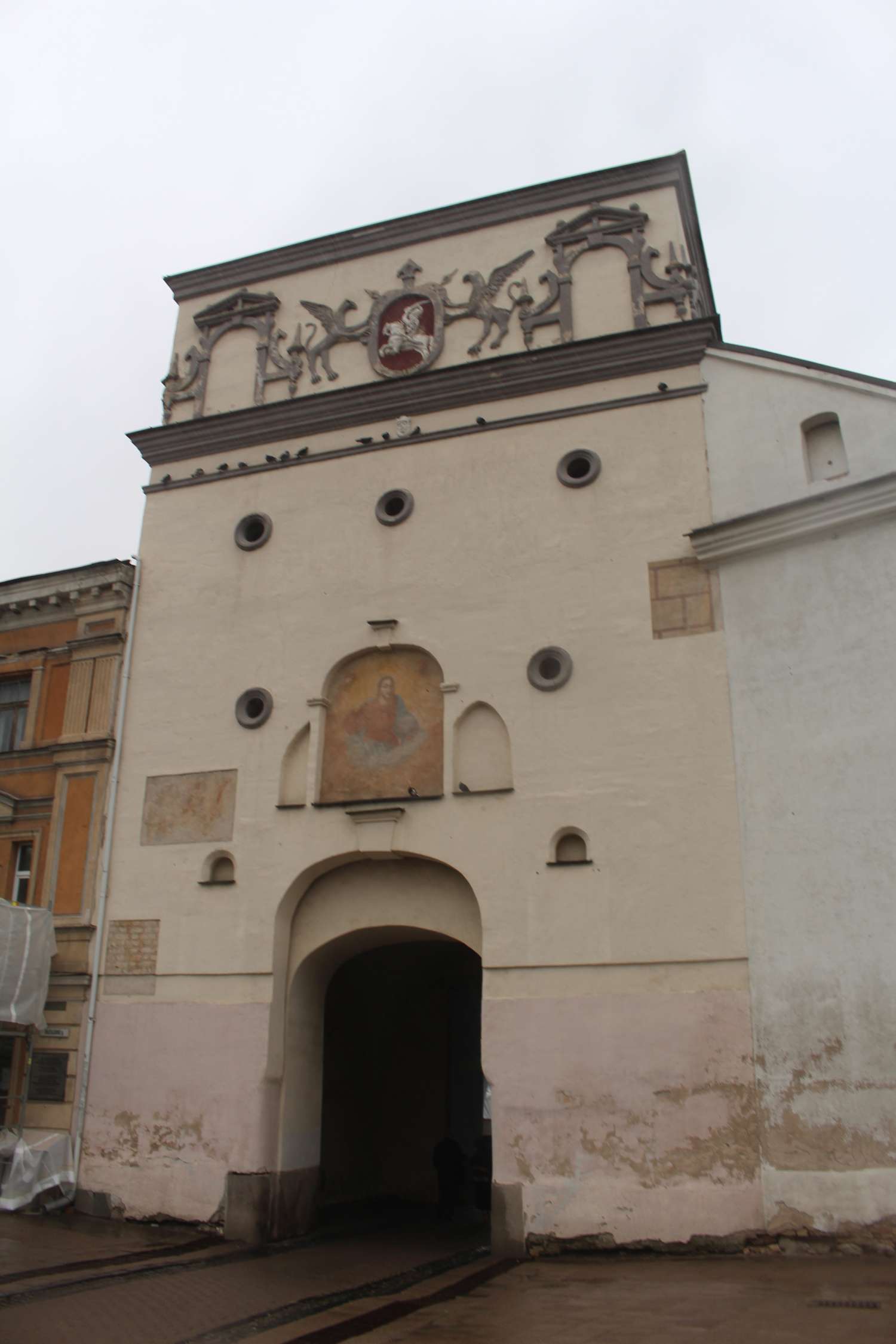 Vilnius, porte de l'Aurore, extérieur