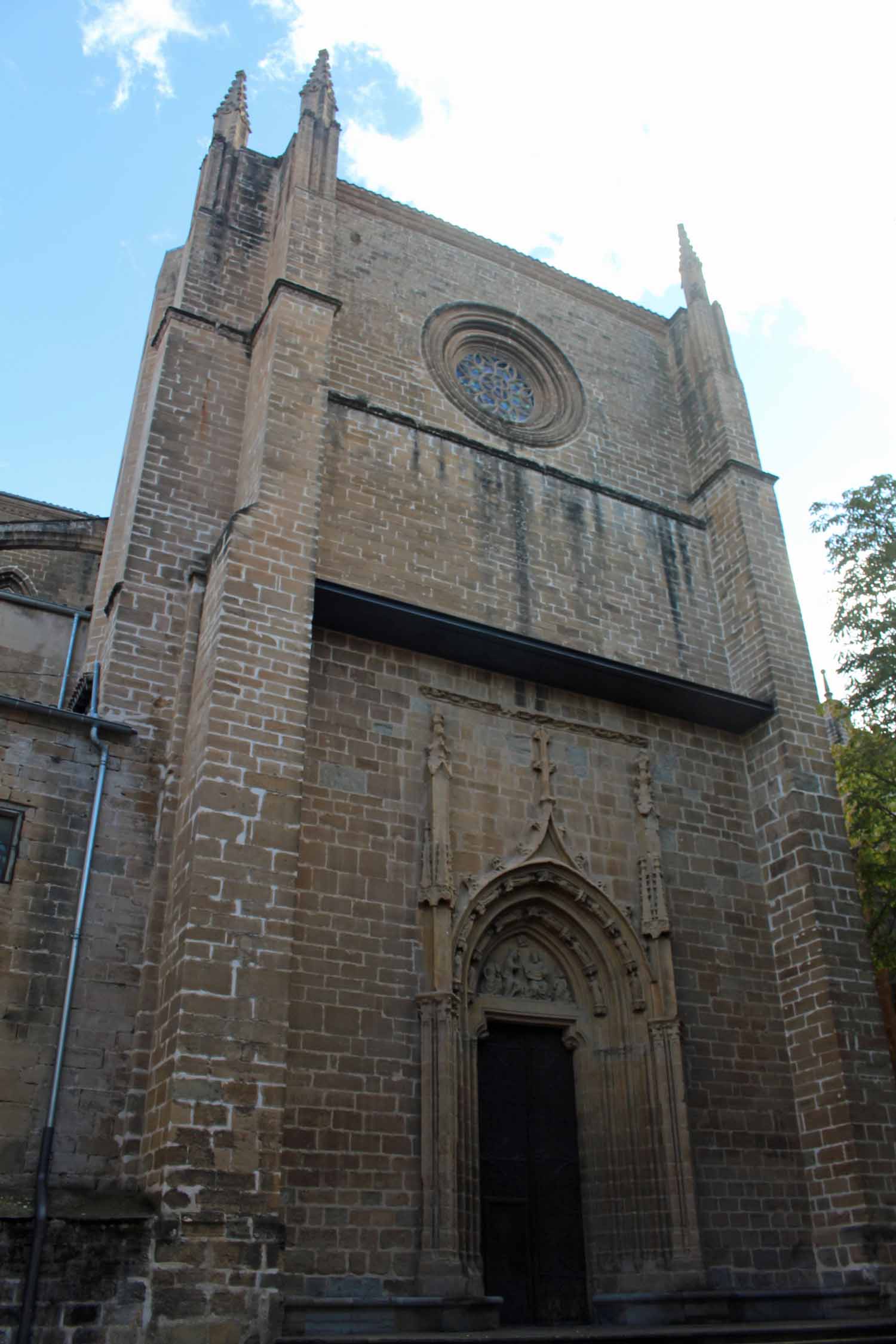 Pampelune, place San José, église