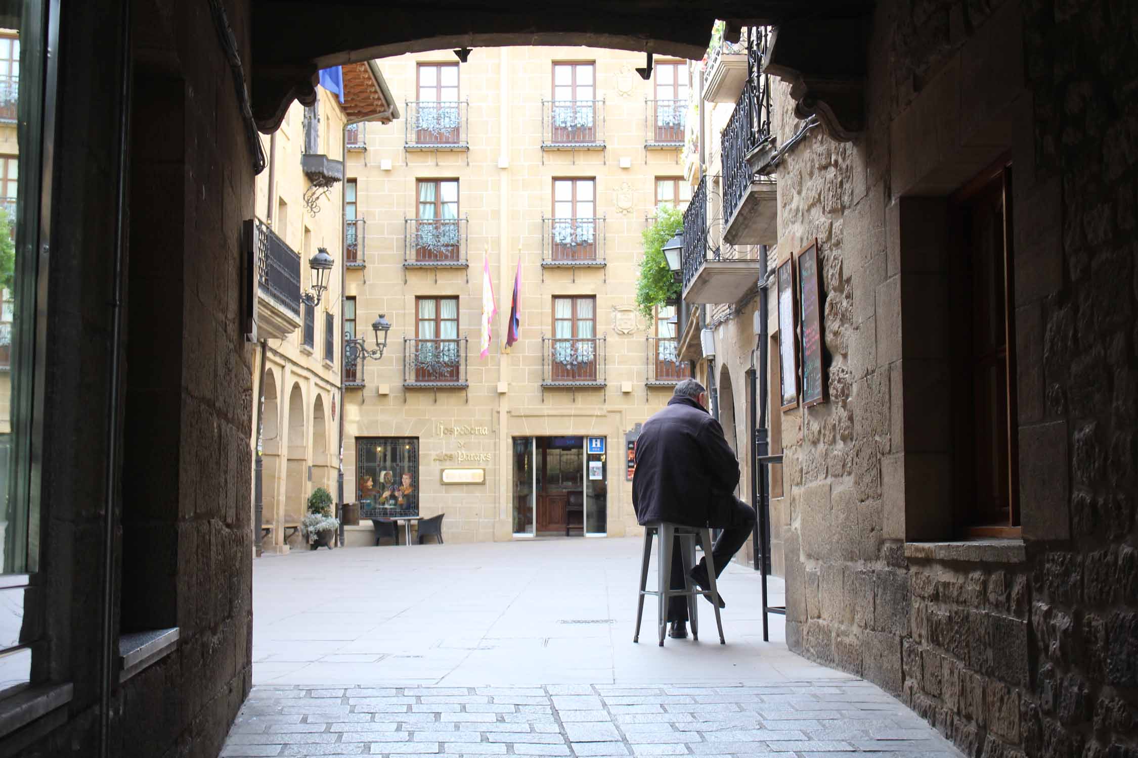 Laguardia, ruelle porche