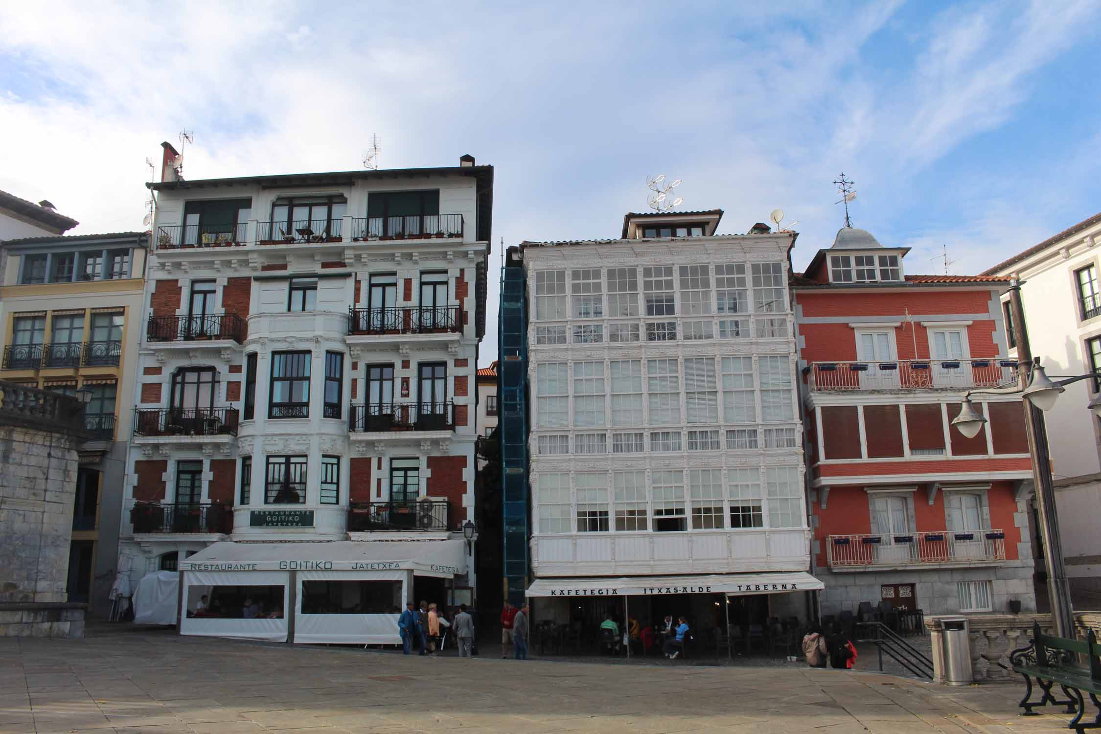 Lekeitio, façades colorées