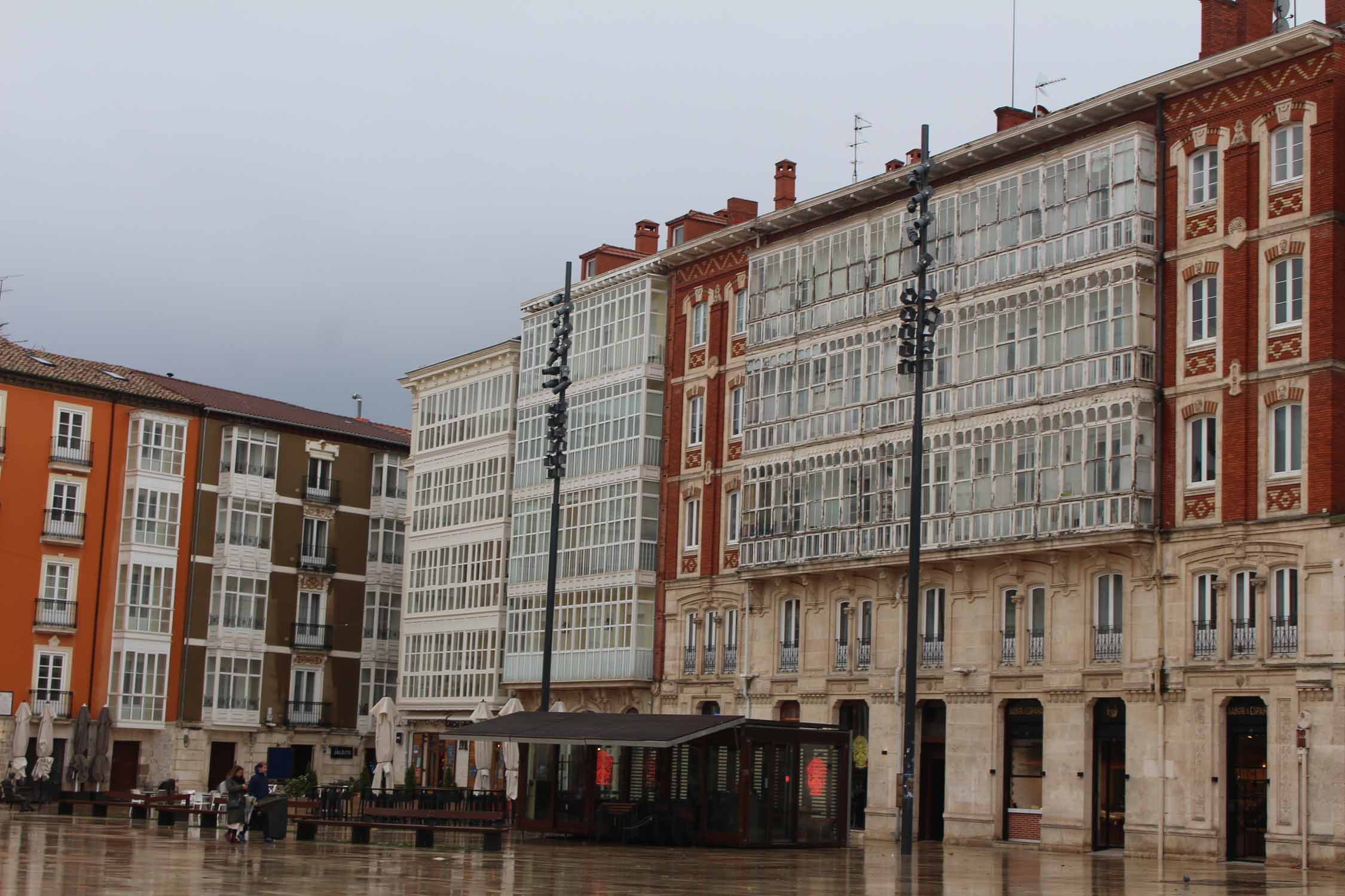 Burgos, place Rey San Fernando, verandas