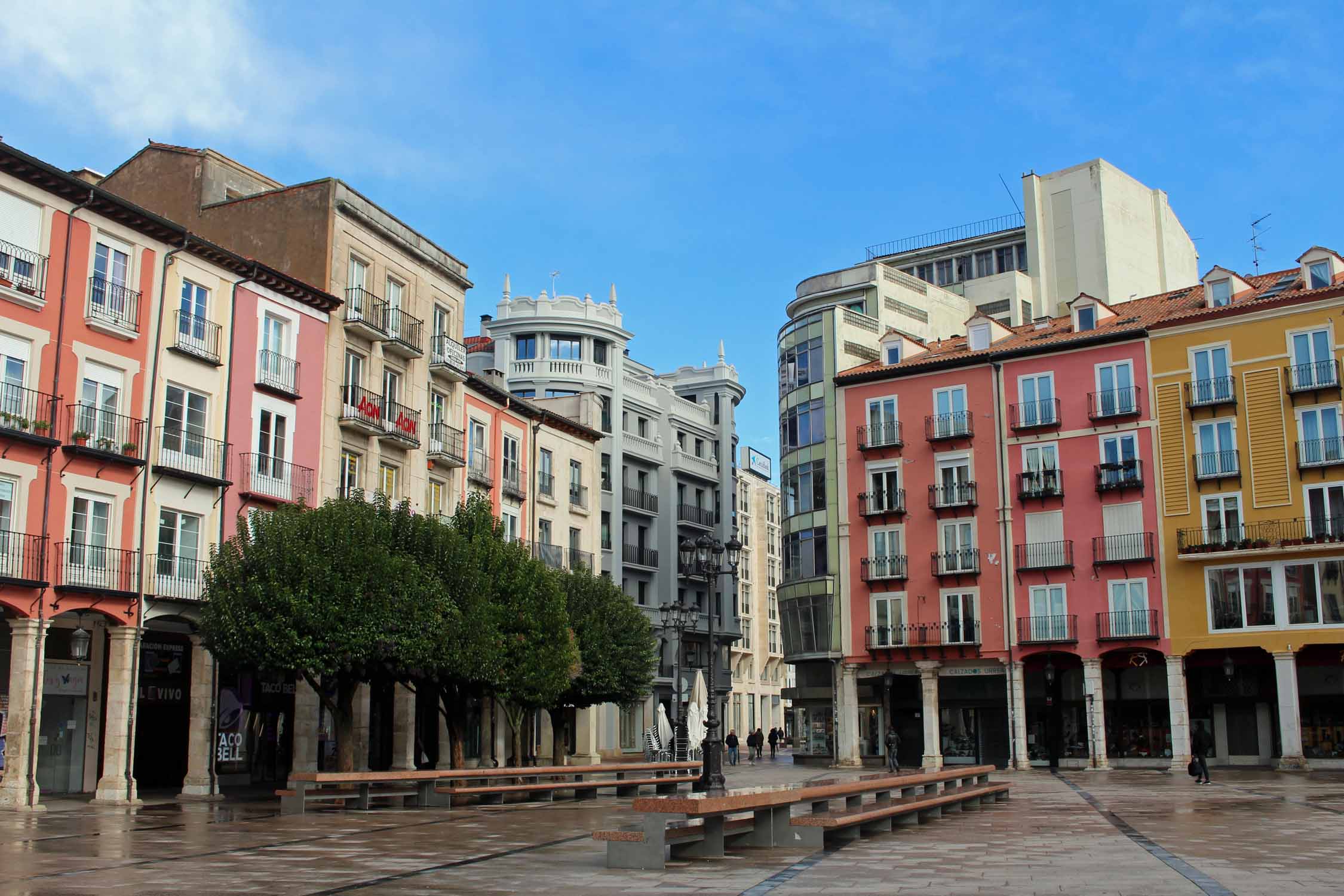 Burgos, façades colorées, Plaza mayor