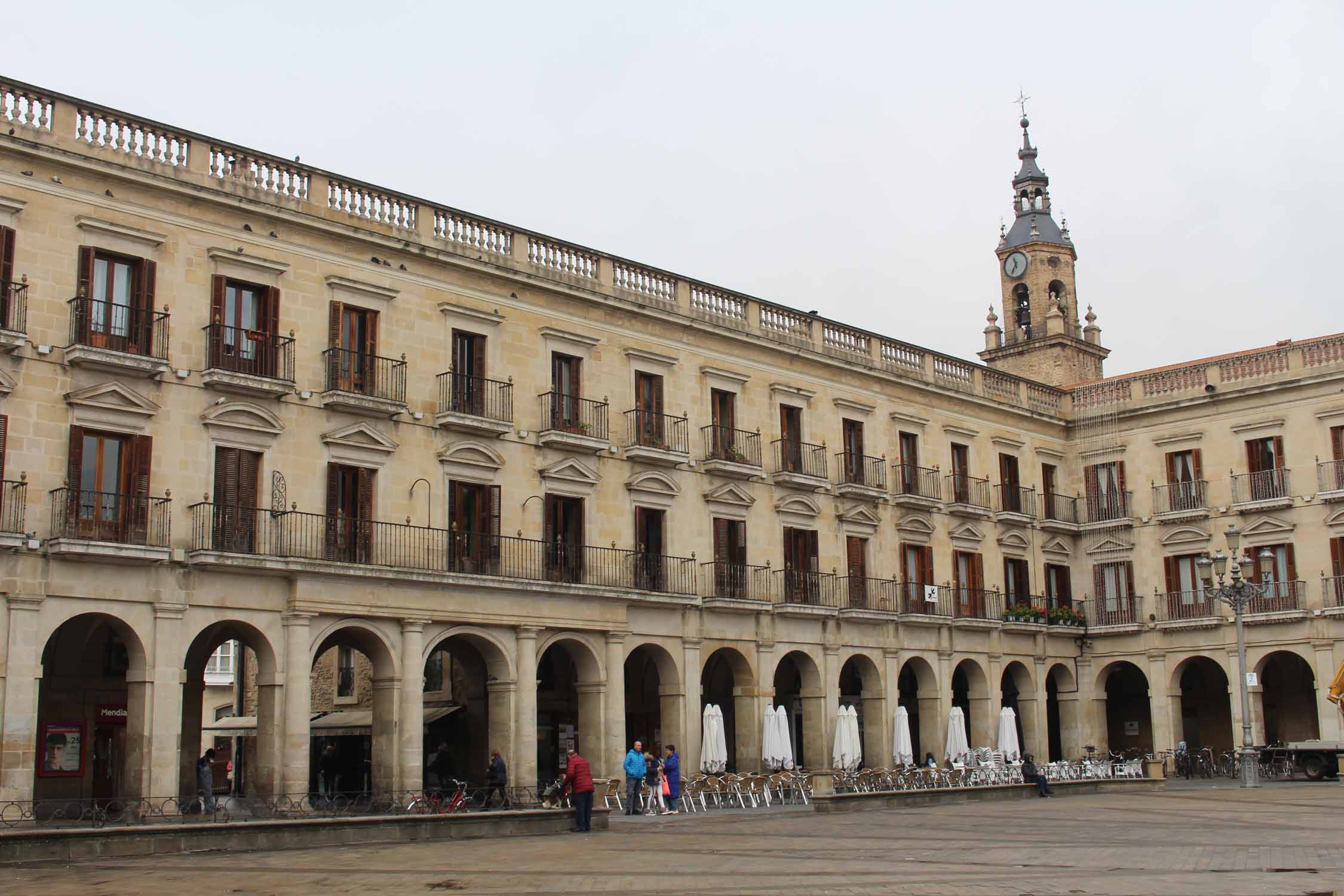 Vitoria-Gasteiz, place d'Espagne, arcades