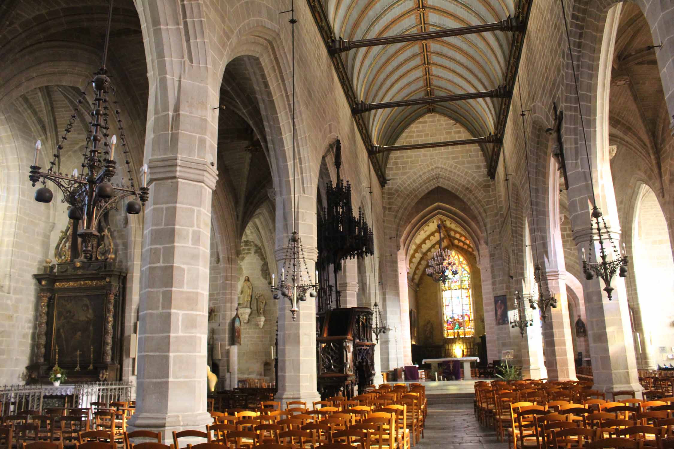 Vitré, église Notre-Dame, intérieur