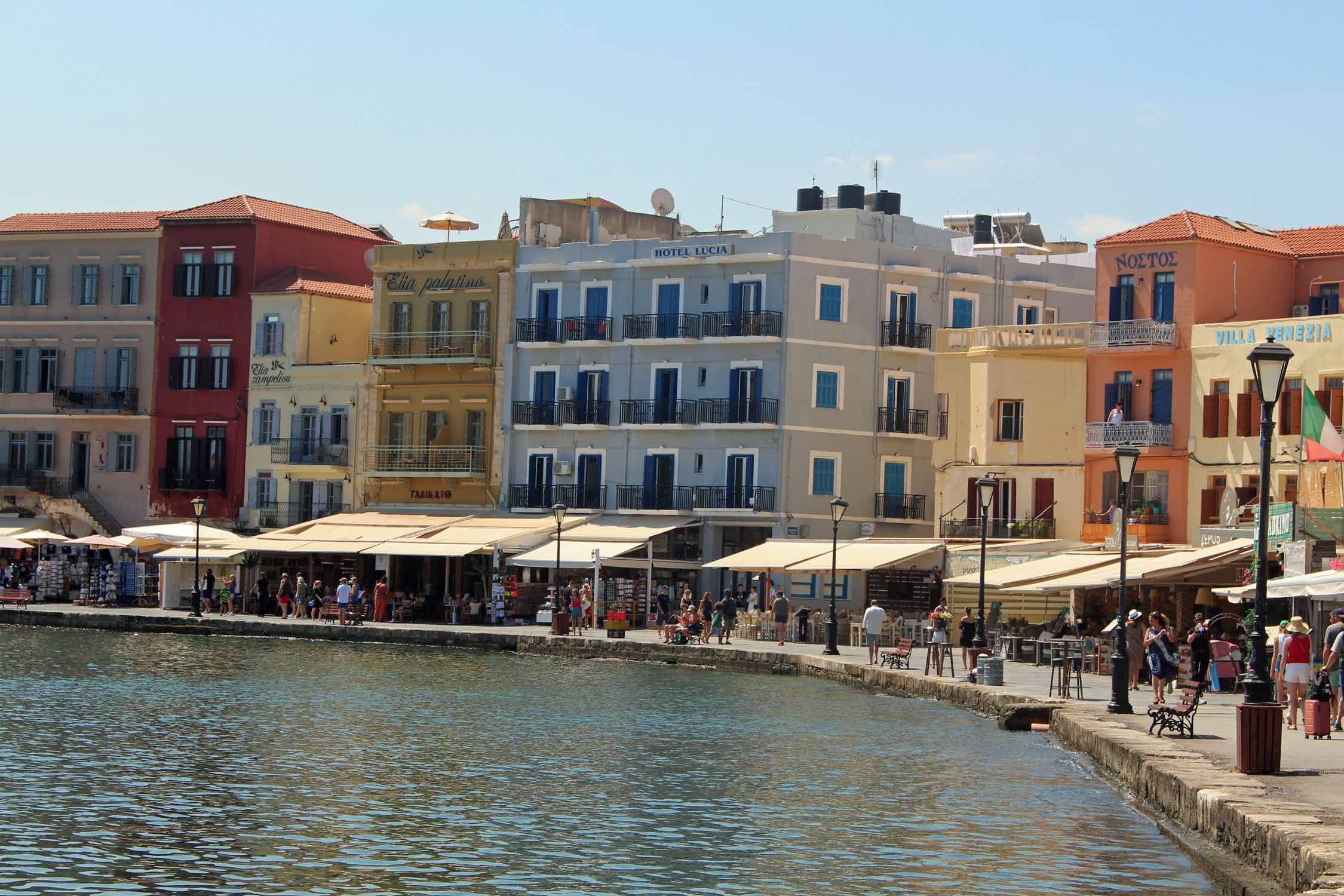 Crète, La Canée, façades colorées