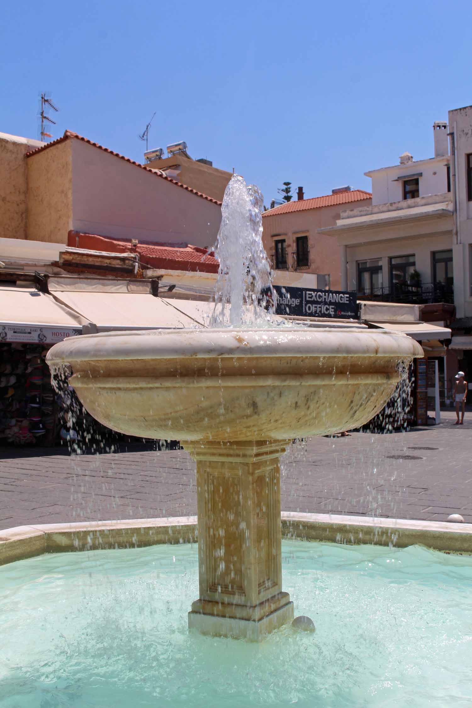 Crète, La Canée, vieux port, fontaine