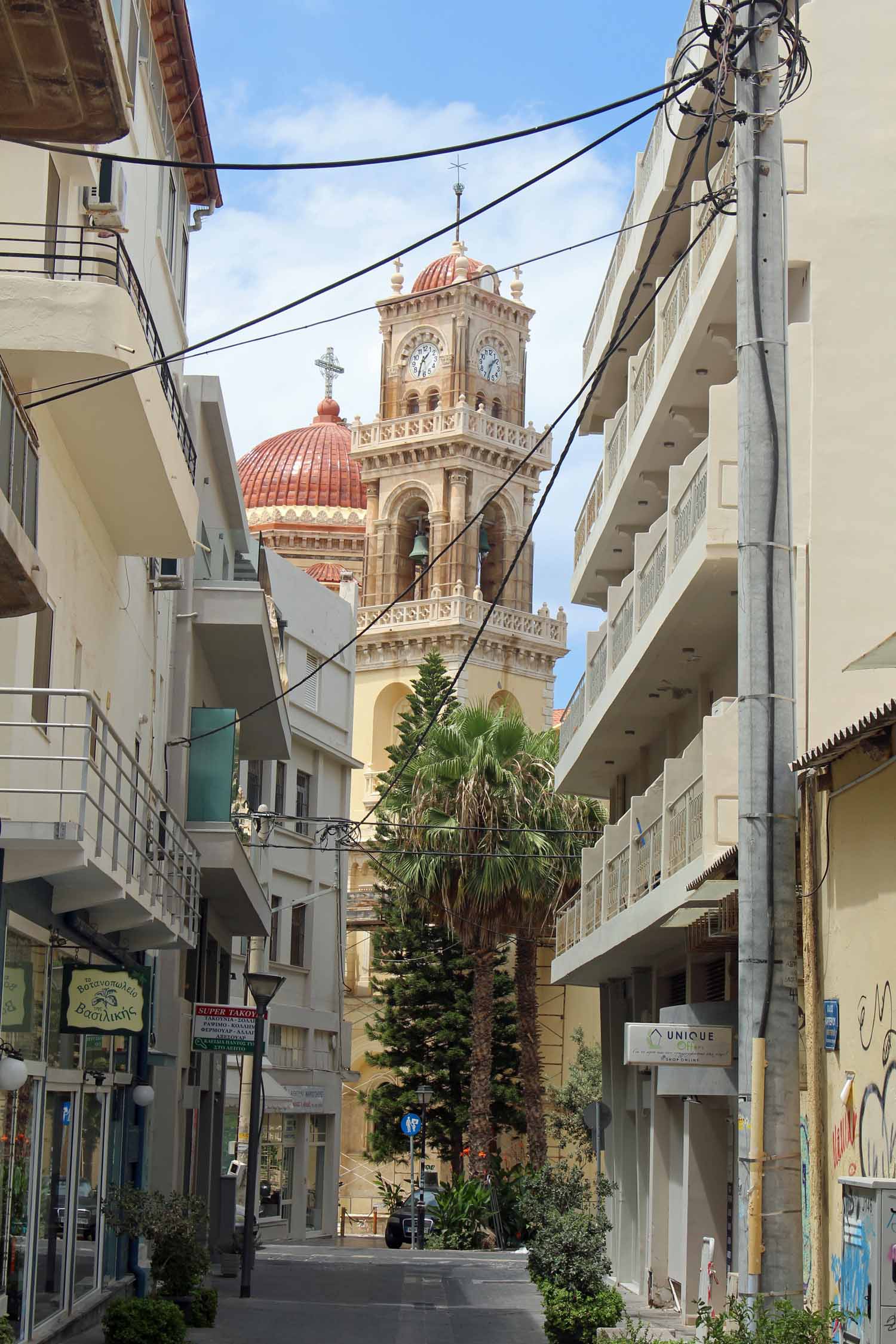 Crète, Héraklion, cathédrale Agios Minas, rue