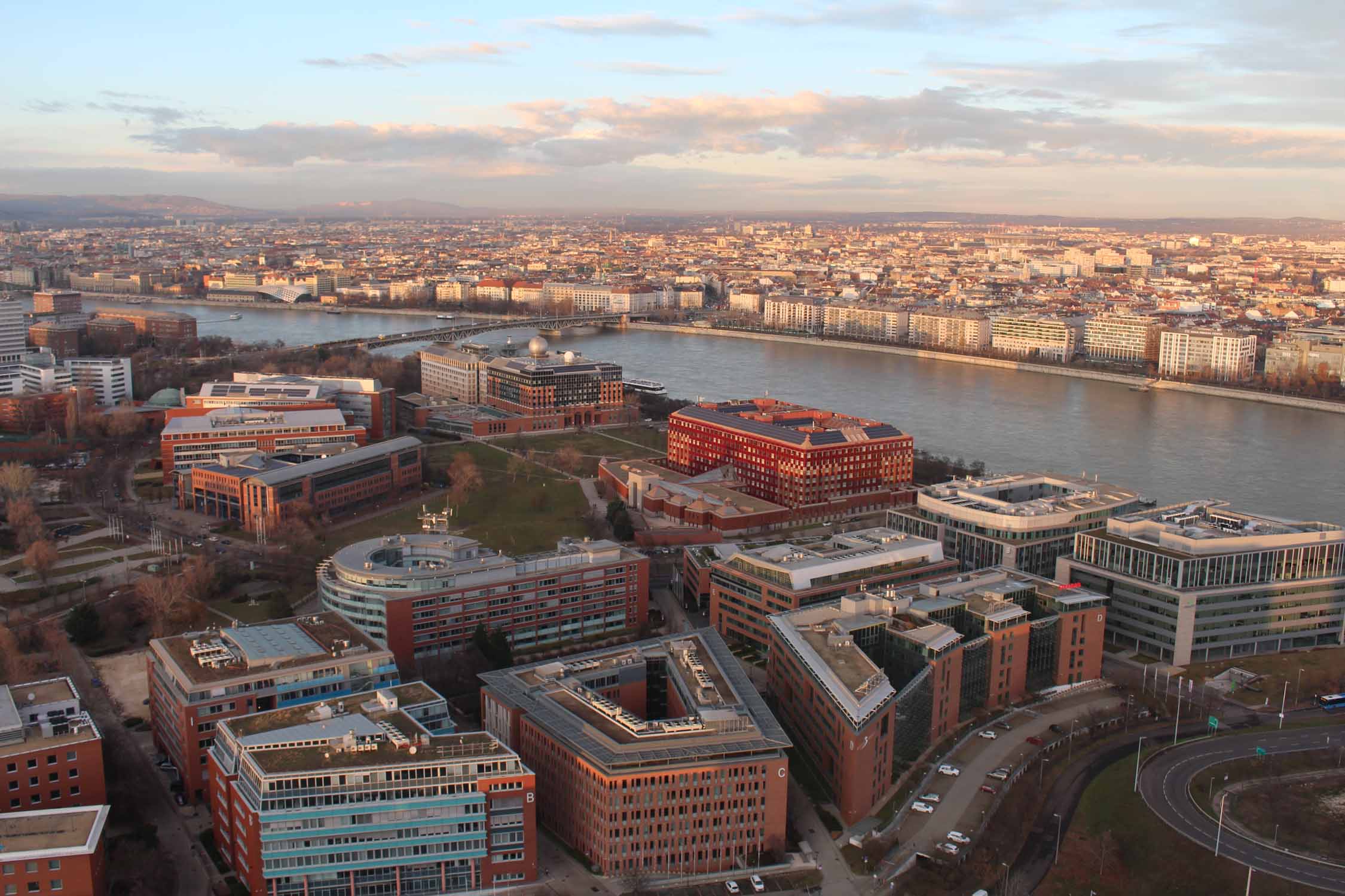 Budapest, tour MOL campus, panorama