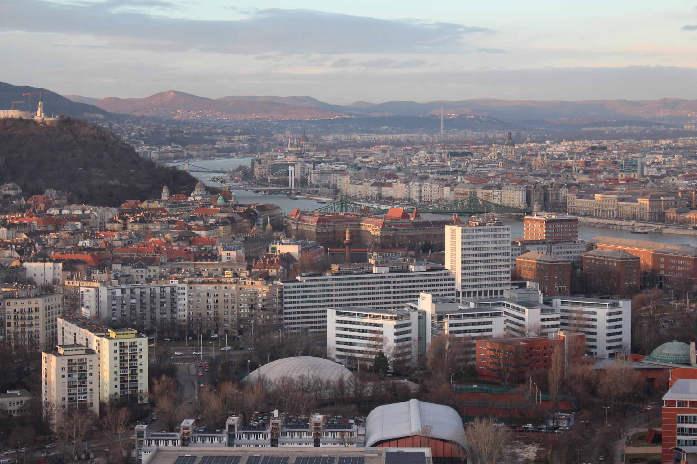 Budapest, tour MOL campus, vue