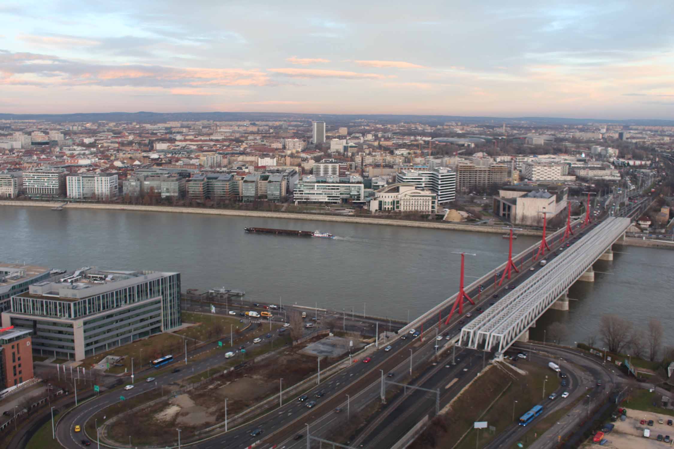 Budapest, tour MOL campus, pont Rakoczi