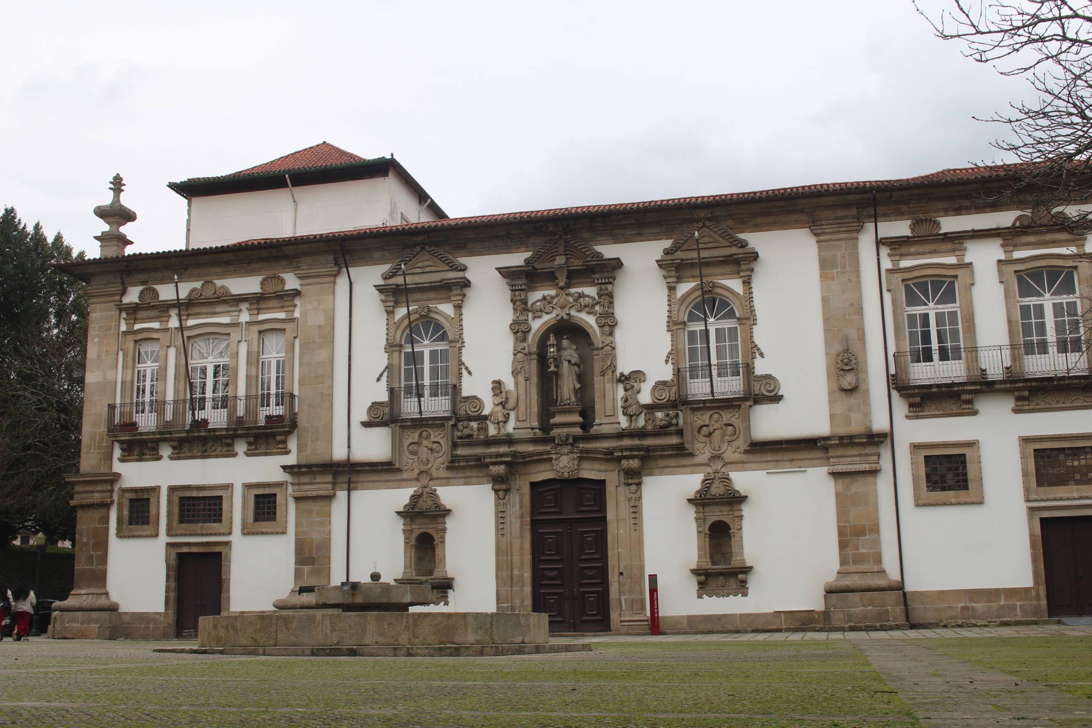 Guimarães, église Nossa Senhora do Carmo, façade