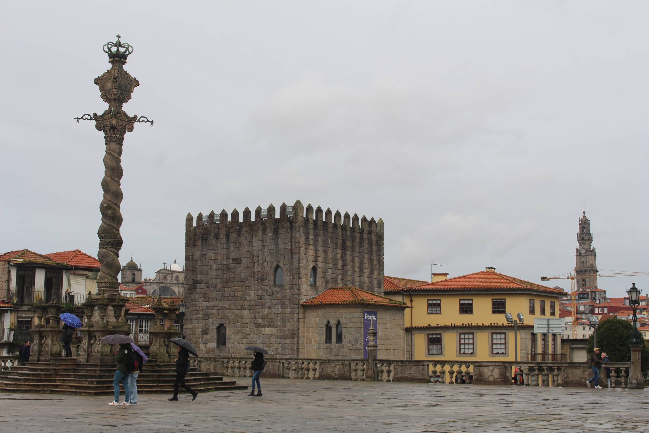 Porto, place de la cathédrale