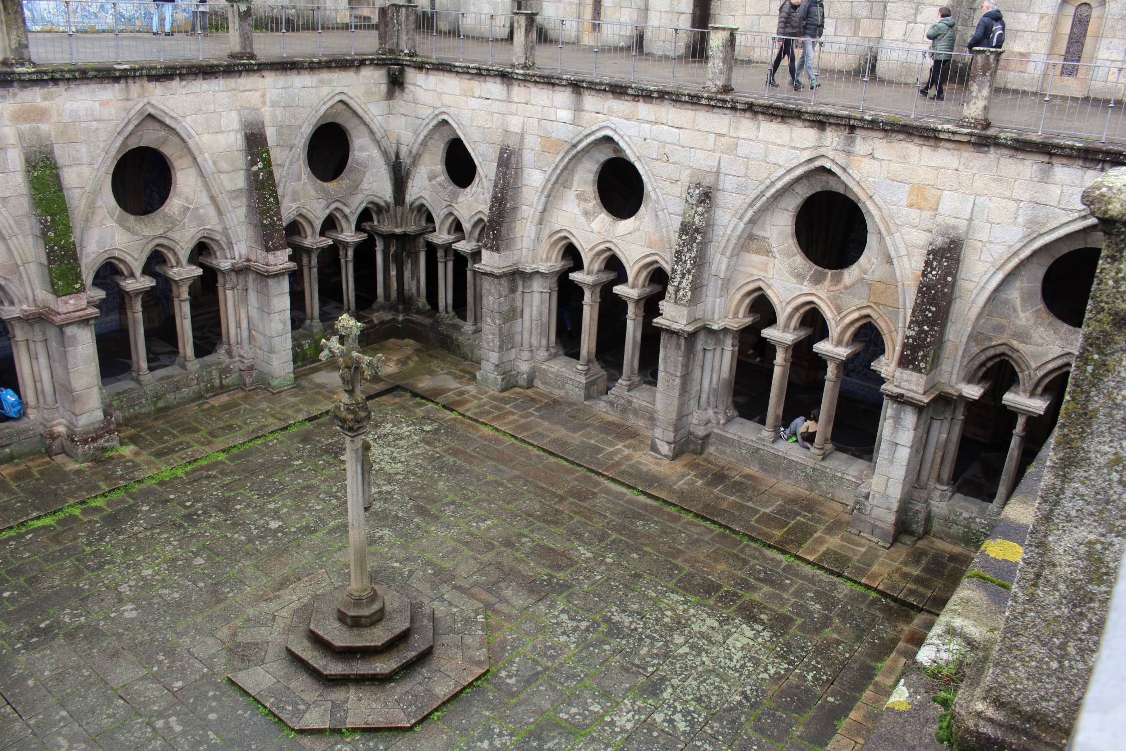 Porto, cathédrale, cloître