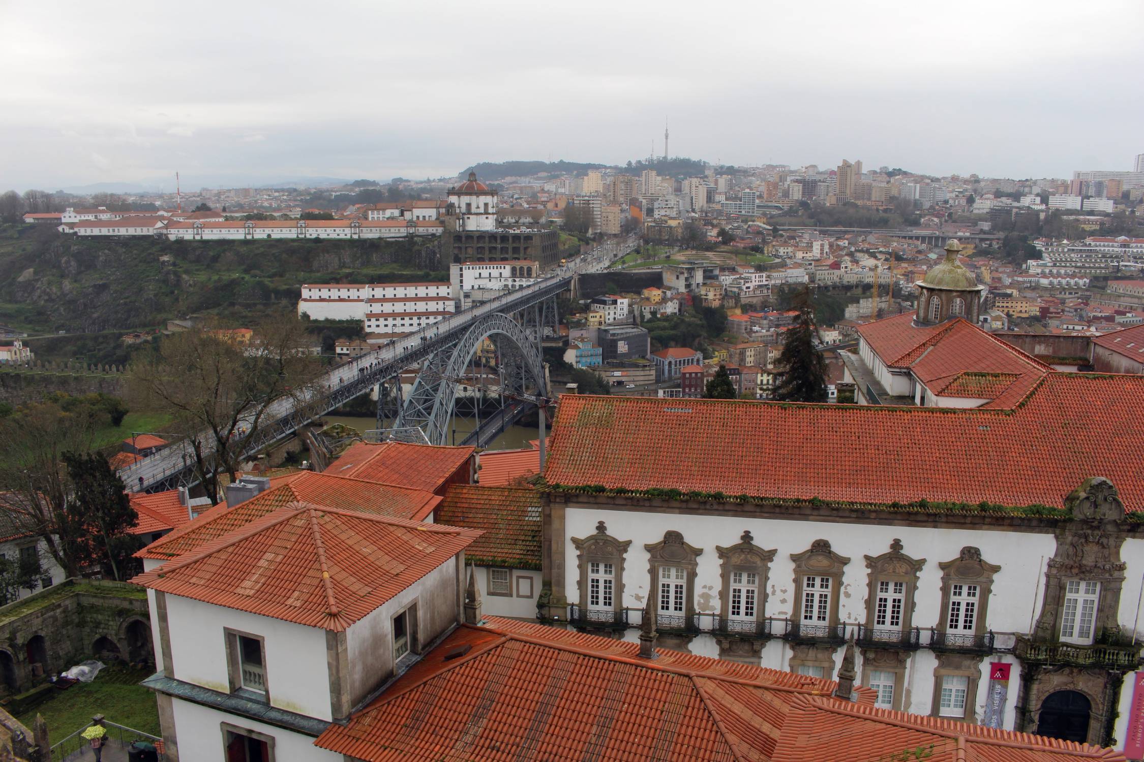 Porto, palais épiscopal, pont