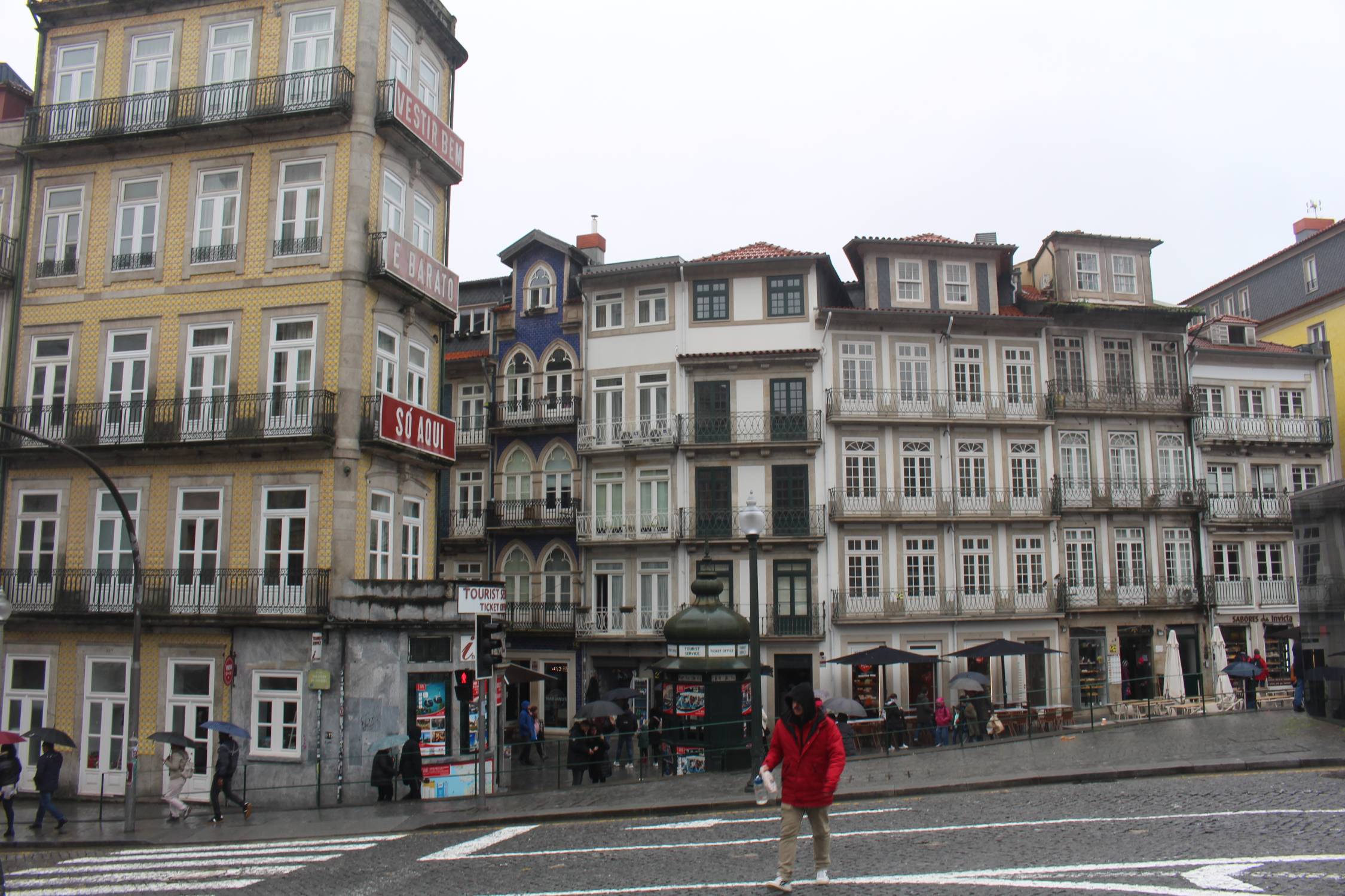 Porto, place São Bento