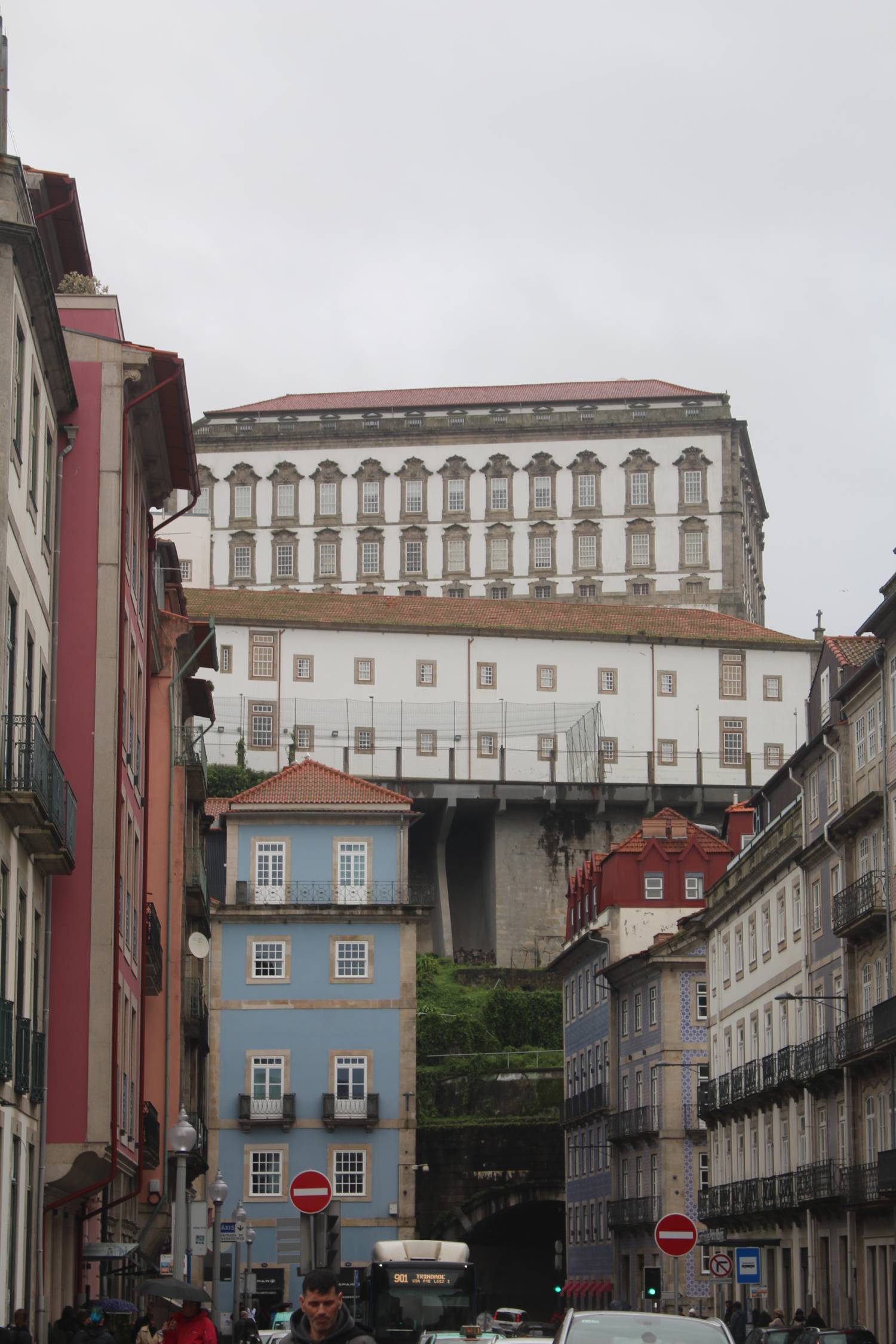 Porto, rue Infante dom Henrique